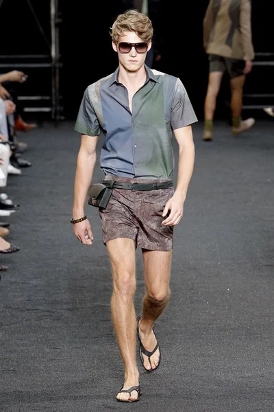 Look 27